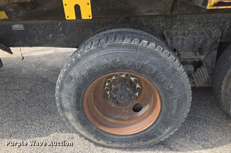 image for item EF1671 2011 International SF547 dump truck