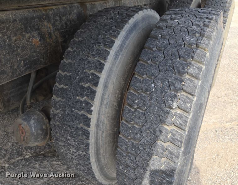 image for item EF1671 2011 International SF547 dump truck