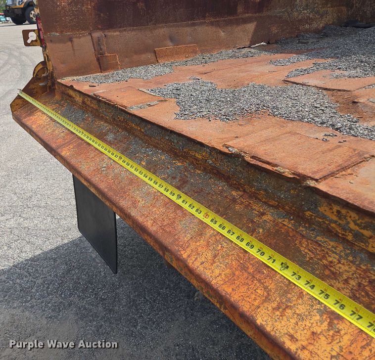 image for item EF1672 2005 International 7400 dump truck