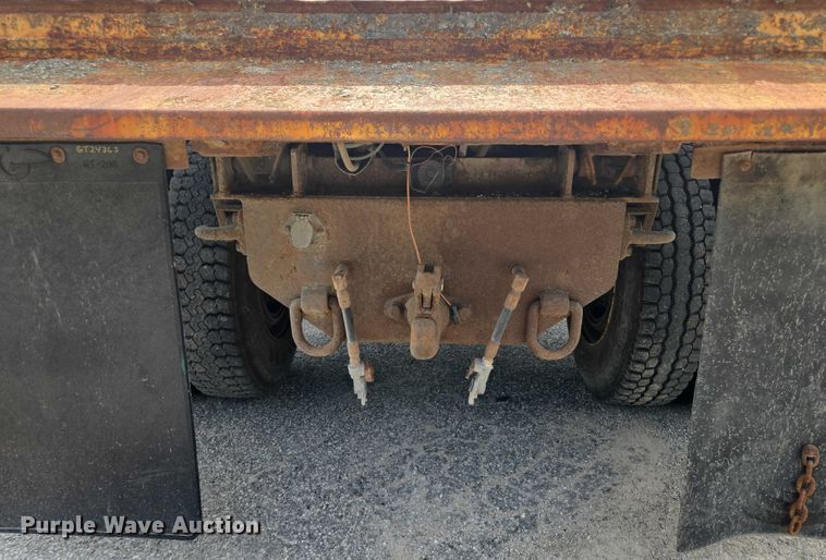 image for item EF1672 2005 International 7400 dump truck