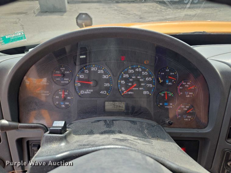 image for item EF1672 2005 International 7400 dump truck