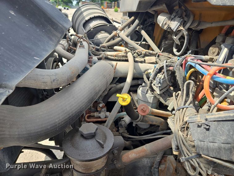 image for item EF1672 2005 International 7400 dump truck