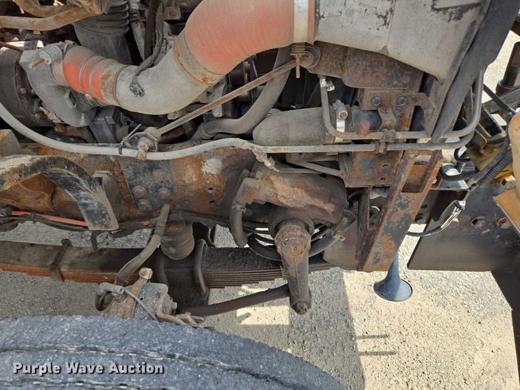 image for item EF1672 2005 International 7400 dump truck