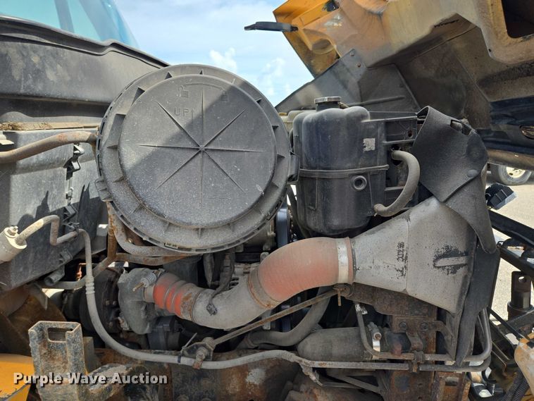 image for item EF1672 2005 International 7400 dump truck