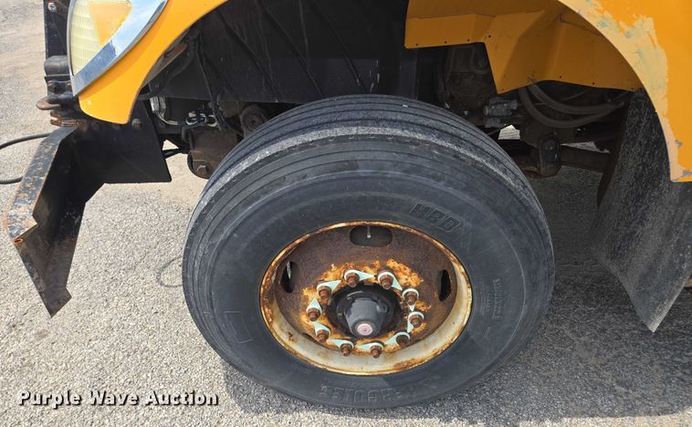 image for item EF1672 2005 International 7400 dump truck