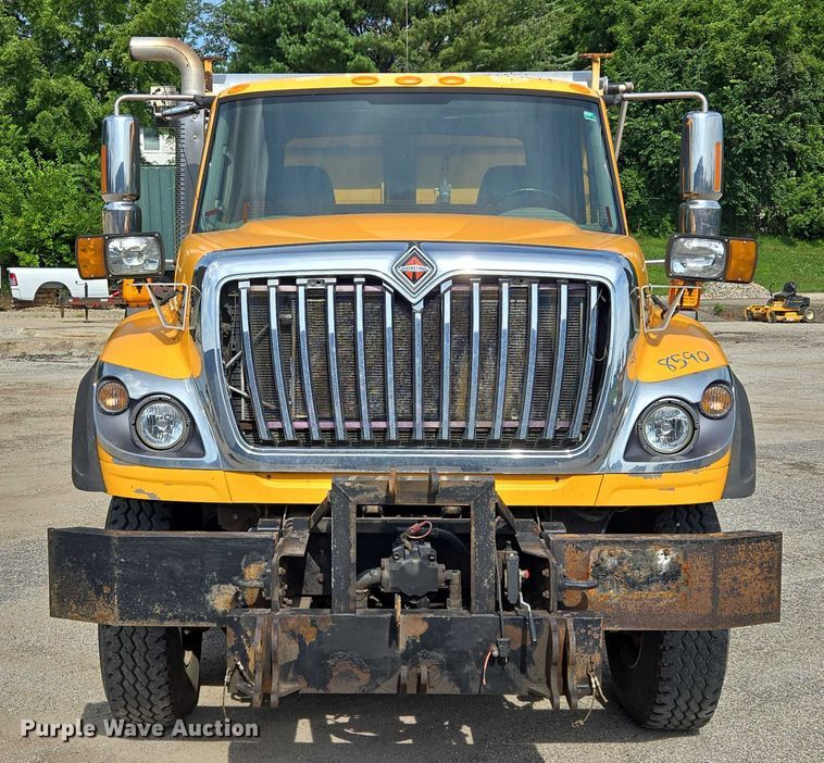 image for item EF1673 2011 International Workstar 7600 dump truck