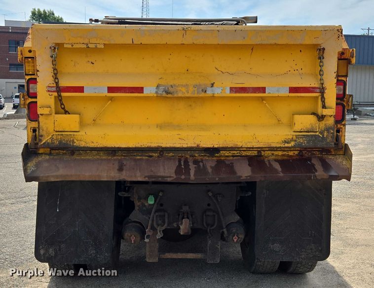 image for item EF1673 2011 International Workstar 7600 dump truck