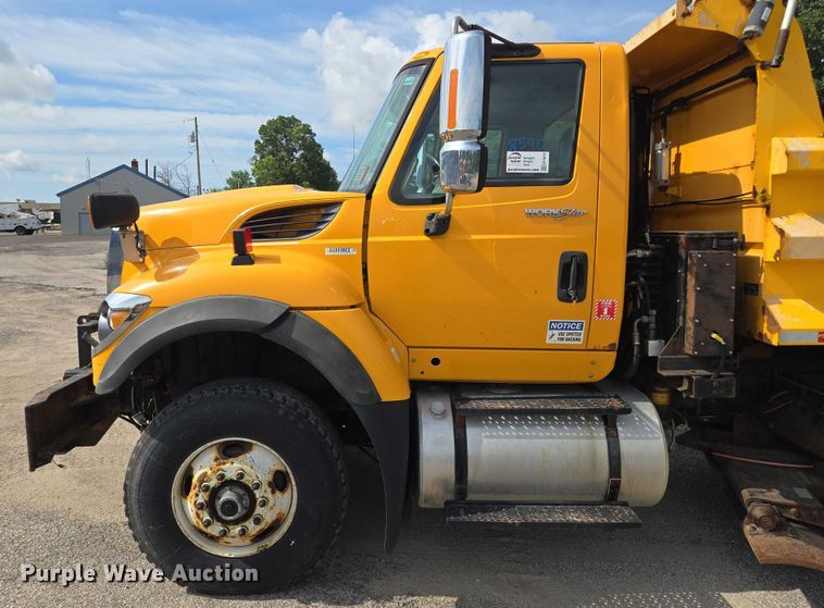 image for item EF1673 2011 International Workstar 7600 dump truck