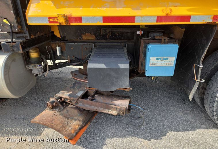 image for item EF1673 2011 International Workstar 7600 dump truck