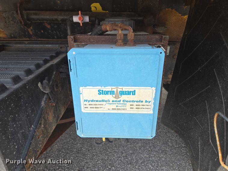 image for item EF1673 2011 International Workstar 7600 dump truck