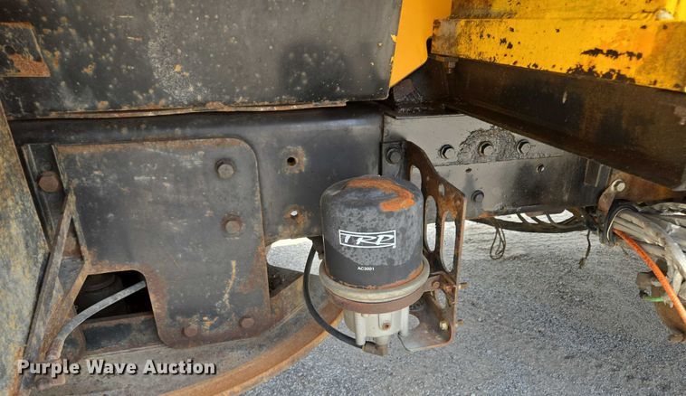 image for item EF1673 2011 International Workstar 7600 dump truck