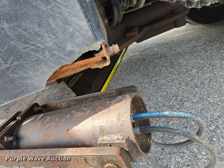 image for item EF1673 2011 International Workstar 7600 dump truck