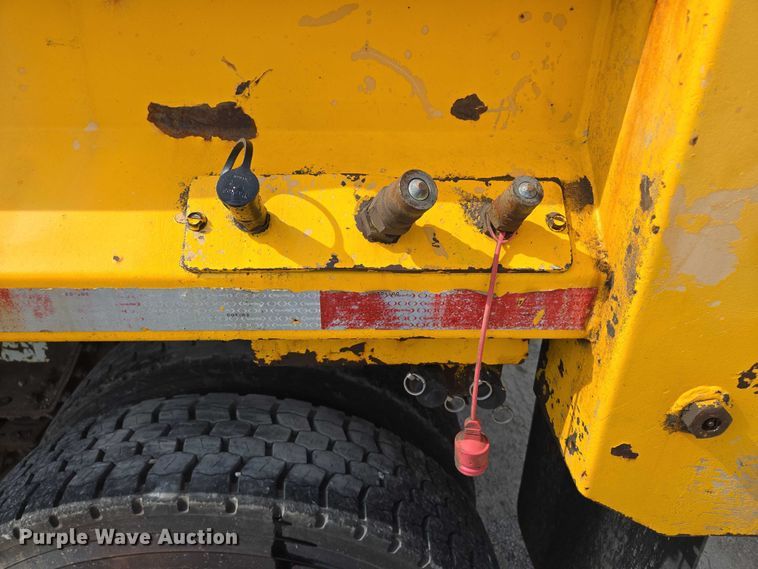 image for item EF1673 2011 International Workstar 7600 dump truck