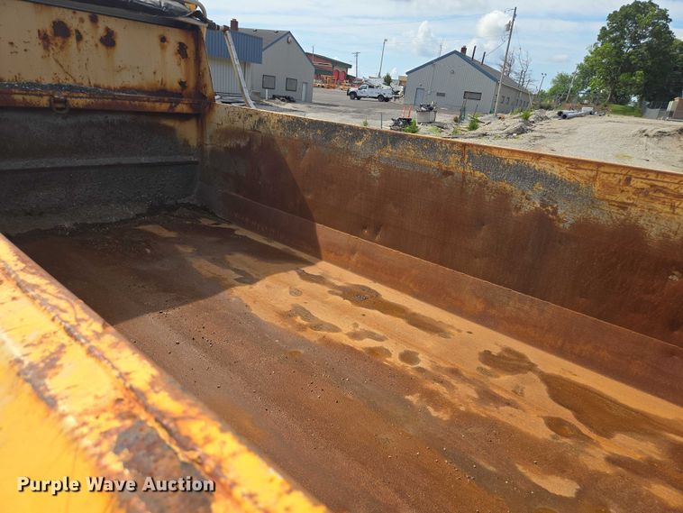 image for item EF1673 2011 International Workstar 7600 dump truck