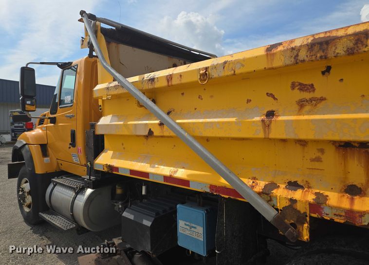 image for item EF1673 2011 International Workstar 7600 dump truck