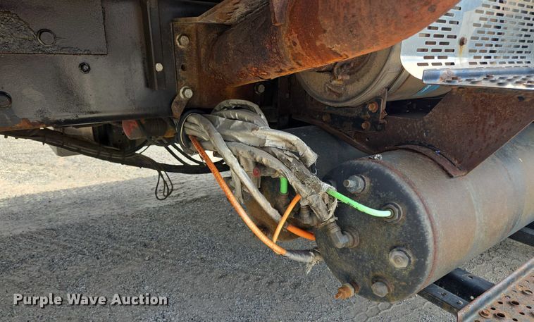 image for item EF1673 2011 International Workstar 7600 dump truck