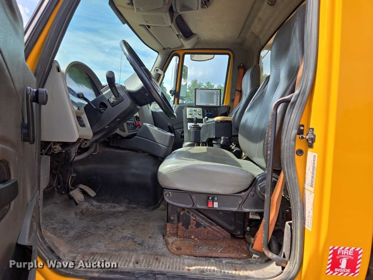 image for item EF1673 2011 International Workstar 7600 dump truck