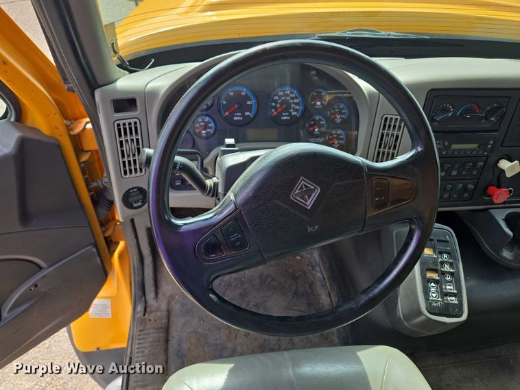 image for item EF1673 2011 International Workstar 7600 dump truck