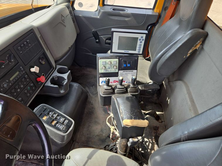 image for item EF1673 2011 International Workstar 7600 dump truck