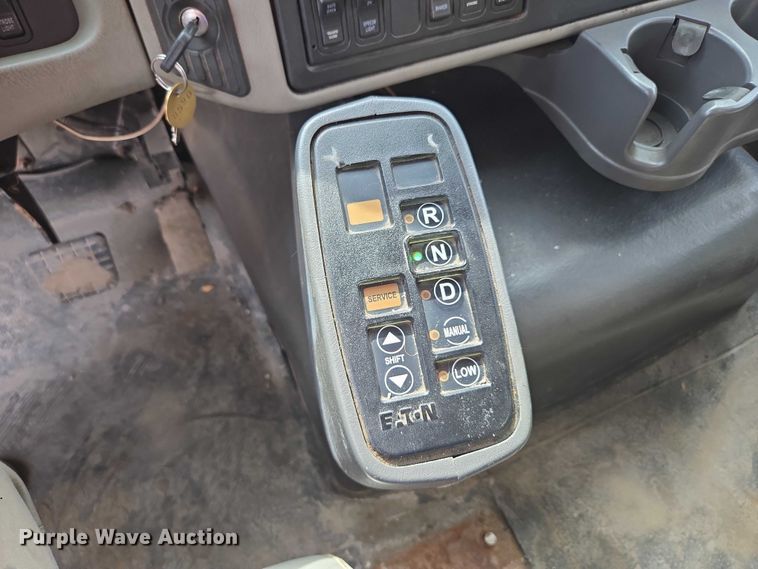 image for item EF1673 2011 International Workstar 7600 dump truck