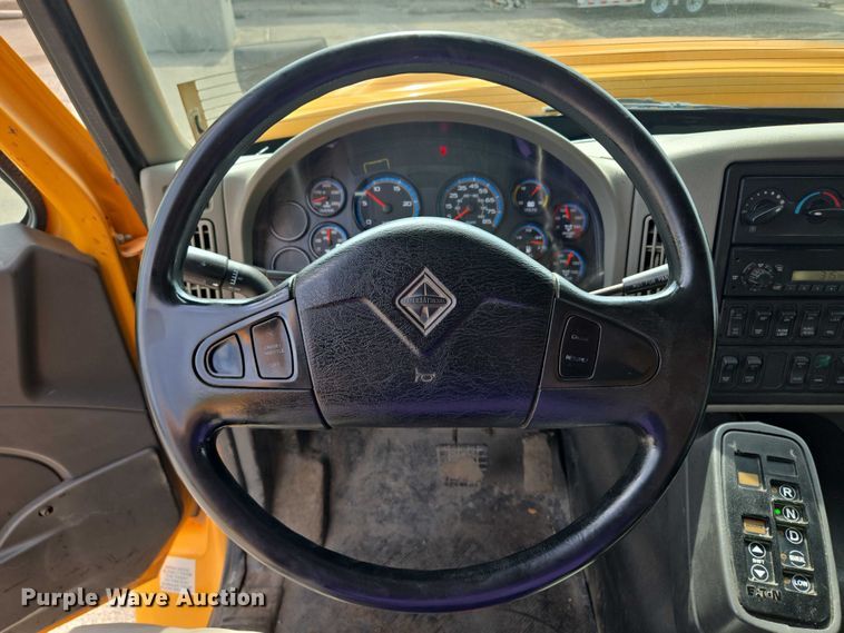 image for item EF1673 2011 International Workstar 7600 dump truck