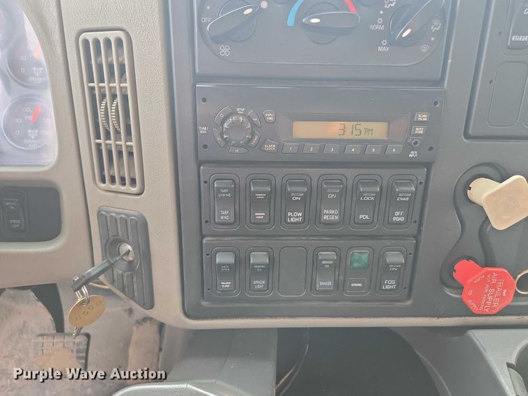 image for item EF1673 2011 International Workstar 7600 dump truck