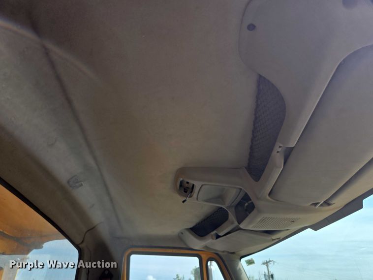 image for item EF1673 2011 International Workstar 7600 dump truck