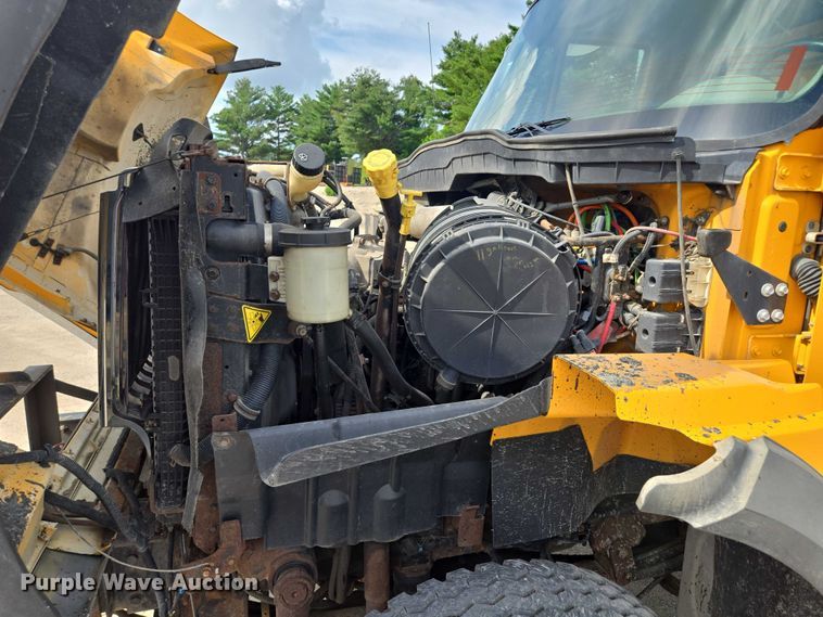 image for item EF1673 2011 International Workstar 7600 dump truck