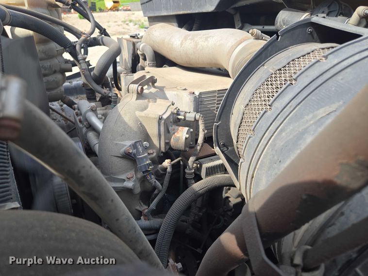 image for item EF1673 2011 International Workstar 7600 dump truck