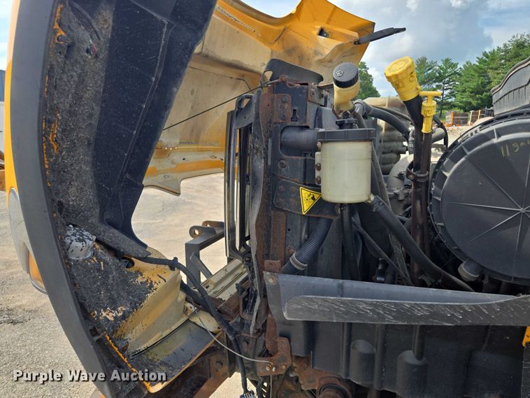 image for item EF1673 2011 International Workstar 7600 dump truck