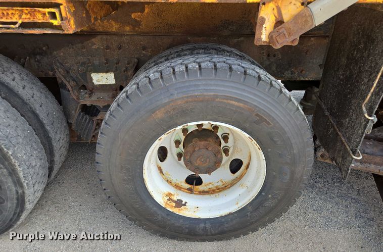 image for item EF1673 2011 International Workstar 7600 dump truck