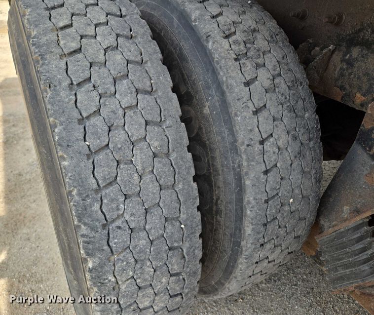 image for item EF1673 2011 International Workstar 7600 dump truck