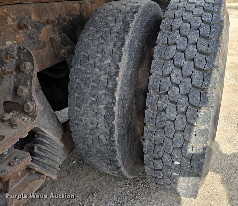 image for item EF1673 2011 International Workstar 7600 dump truck