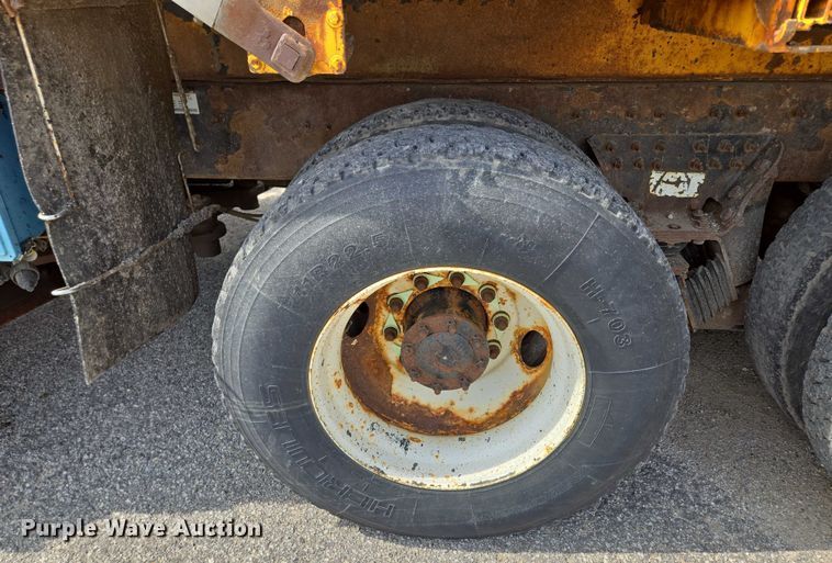 image for item EF1673 2011 International Workstar 7600 dump truck