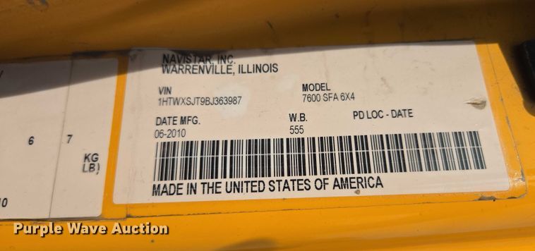 image for item EF1673 2011 International Workstar 7600 dump truck