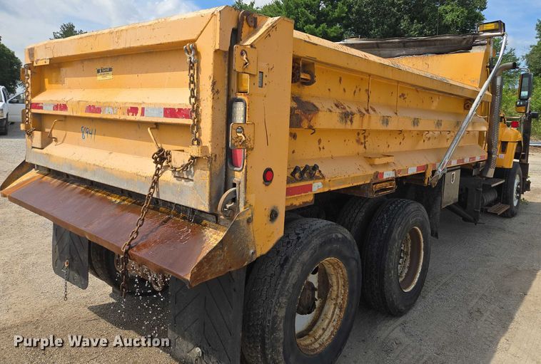 image for item EF1674 2014 International 7500 dump truck