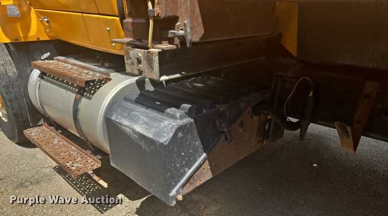 image for item EF1674 2014 International 7500 dump truck