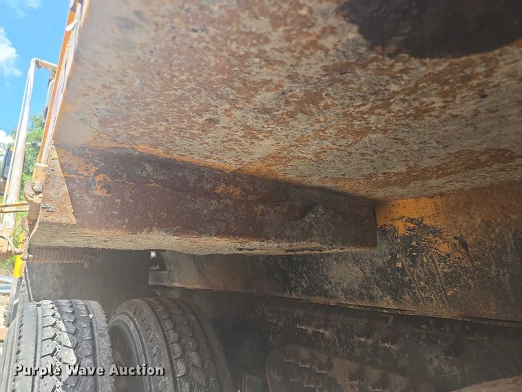 image for item EF1674 2014 International 7500 dump truck