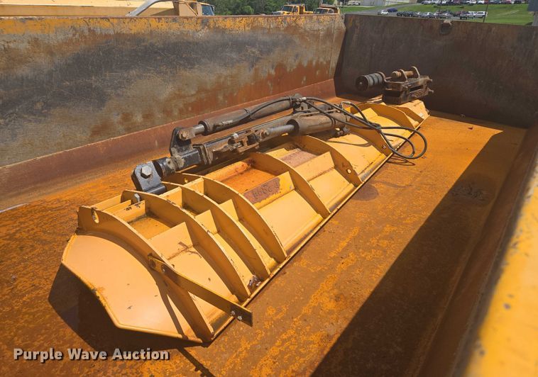 image for item EF1674 2014 International 7500 dump truck