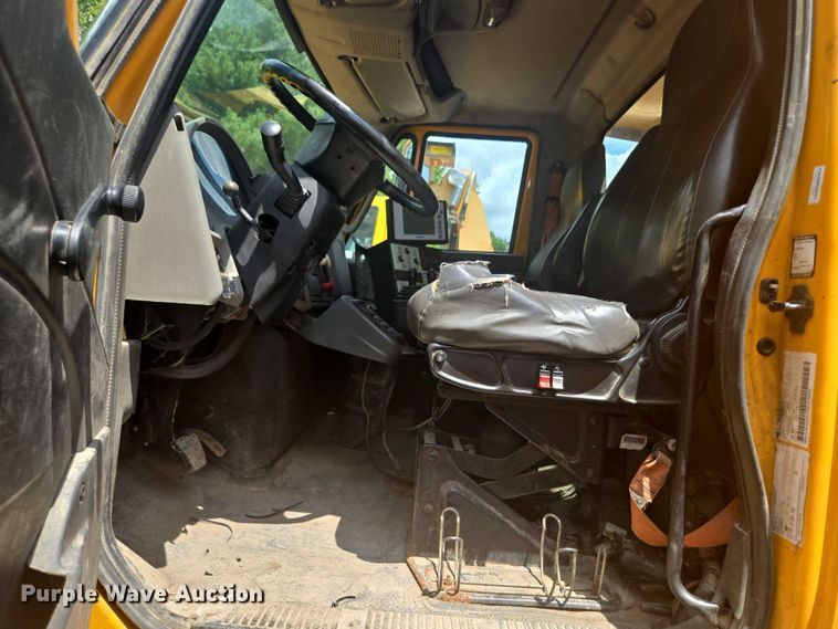 image for item EF1674 2014 International 7500 dump truck