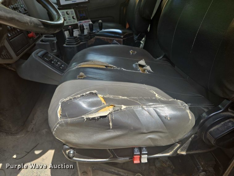 image for item EF1674 2014 International 7500 dump truck