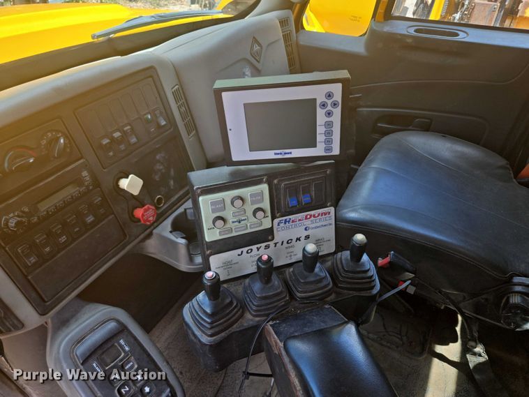 image for item EF1674 2014 International 7500 dump truck