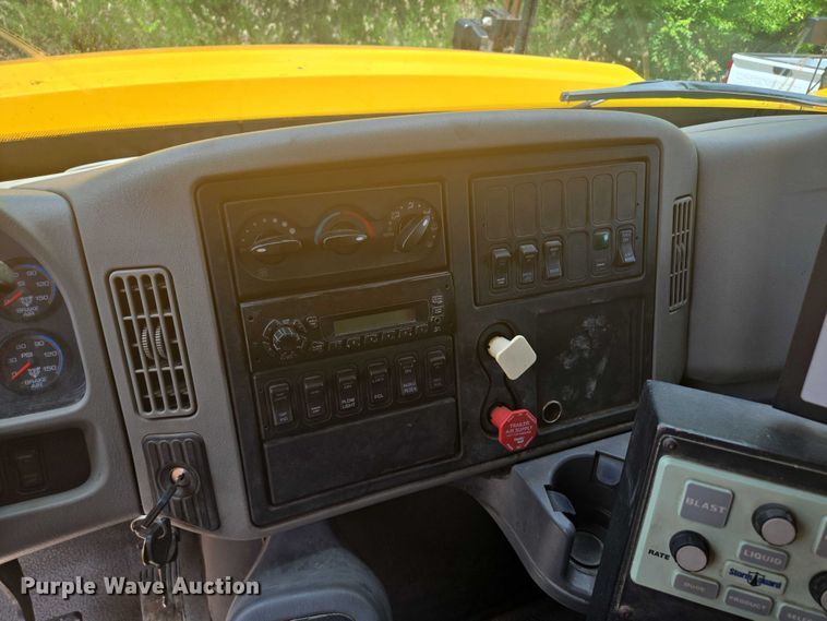 image for item EF1674 2014 International 7500 dump truck