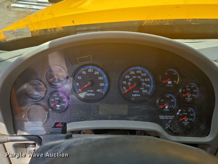 image for item EF1674 2014 International 7500 dump truck