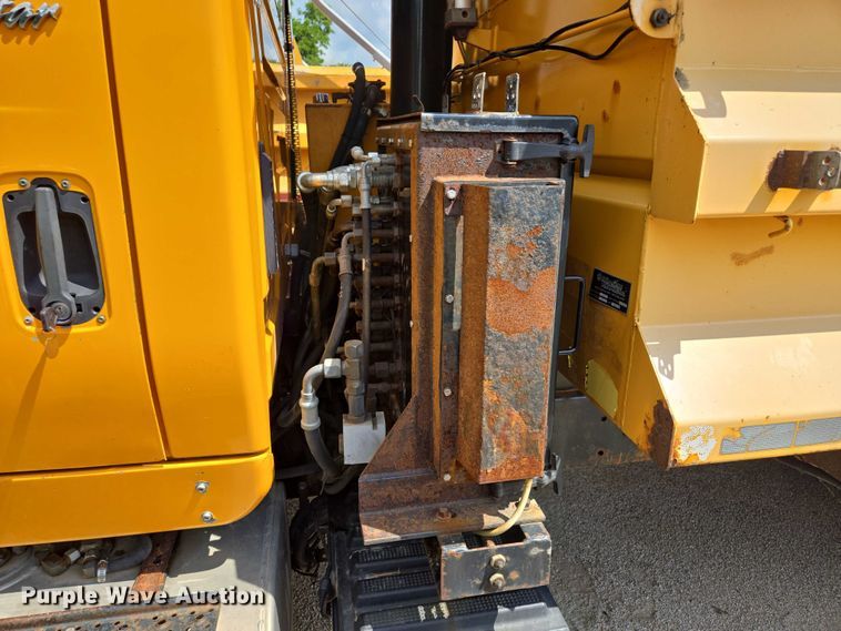 image for item EF1675 2013 International 7500 dump truck