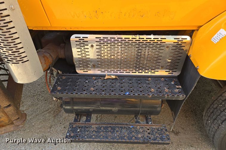 image for item EF1675 2013 International 7500 dump truck