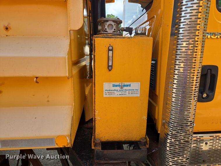 image for item EF1675 2013 International 7500 dump truck