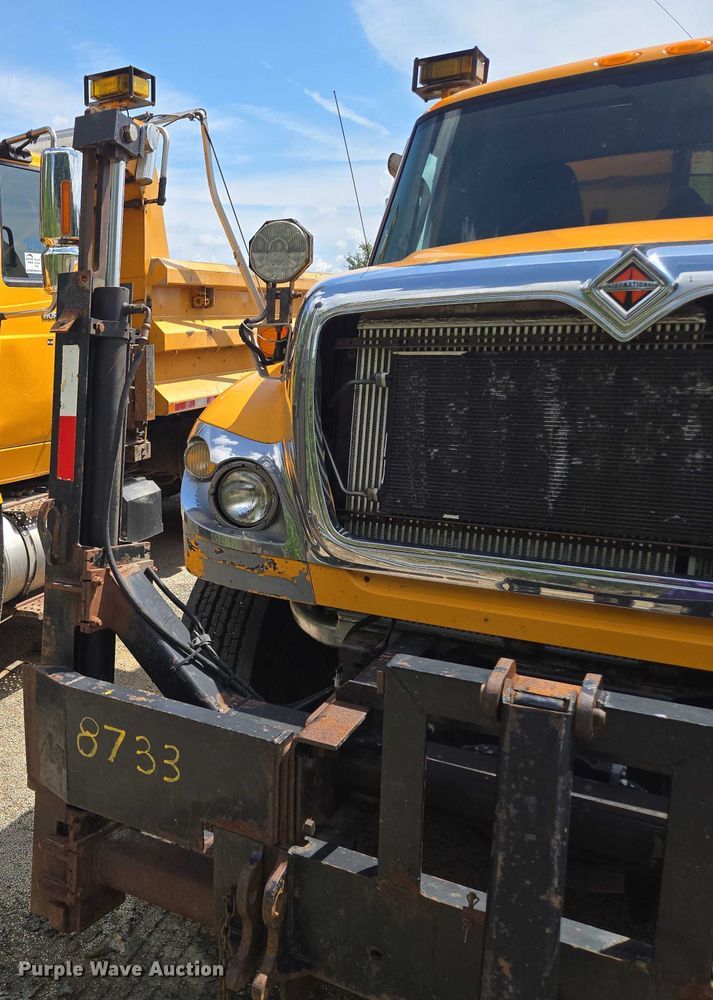 image for item EF1675 2013 International 7500 dump truck