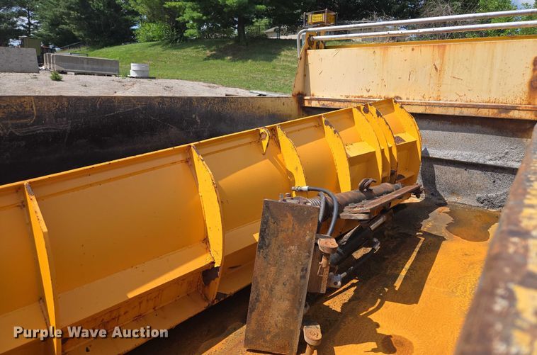 image for item EF1675 2013 International 7500 dump truck