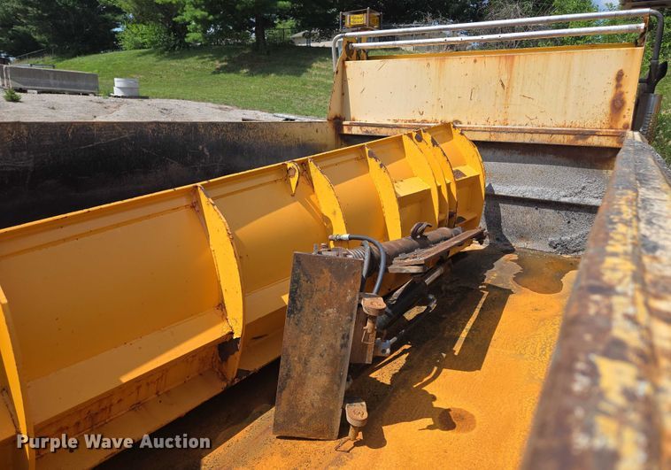 image for item EF1675 2013 International 7500 dump truck